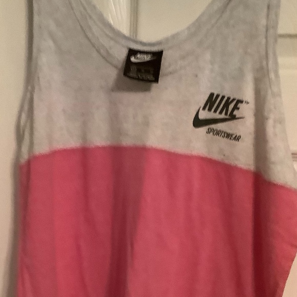 Nike - Picture 3 of 3